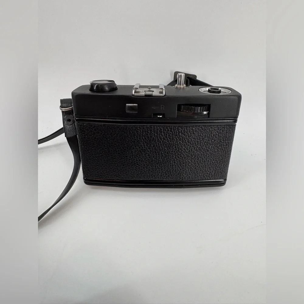 Vintage Sanyo ST-3 Film Camera
